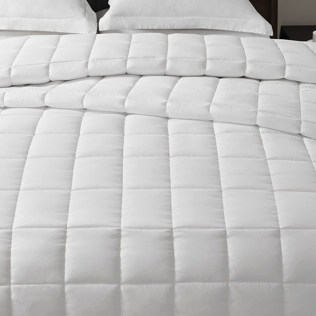 Microfiber Essential Blanket Case Pack 2